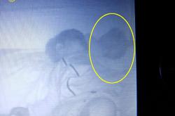 英国德文郡家中监控拍到“鬼婴”陪儿子同床睡 父亲吓得冲上楼却什么都没看到_灵异鬼话_玛丽人