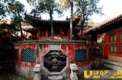 故宫灵异事件让人胆寒 老外坐故宫龙椅死亡太吓人_灵异鬼话_玛丽人