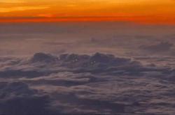 南海ufo，12个神秘发光物保持队形飞行 - 玛丽人