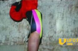 重庆红衣男孩事件谜团重重 性窒息还是被人养小鬼？_灵异鬼话玛丽人