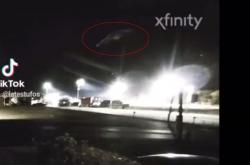 2022年10月14日美国堪萨斯市夜空中奇怪的ufo -灵异事件