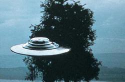 1998年河北沧州战机追击UFO事件：司令员等百人目击发光飞碟 -灵异事件