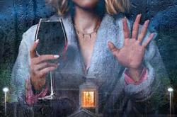 窗边女孩眼中对街的屋中女子MP4格式