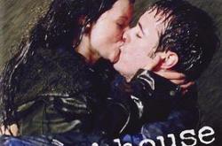 迷情山庄MP4格式