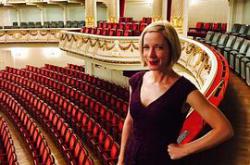 露西·沃斯利之歌剧之夜MP4格式