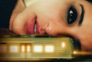 火车上的女孩2021