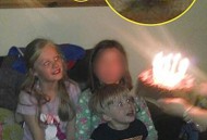 英国北威尔斯家庭生日会上竟拍到男孩鬼影_灵异鬼话_UFO发现网