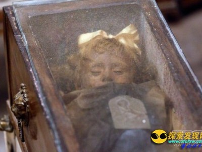 已死去94年诡异木乃伊每天眨眼一次！_灵异鬼话