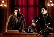 捅马蜂窝的女孩