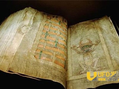 男子收购中世纪“恶魔圣经” 方圆百里古尸全部复活_灵异鬼话