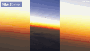 UFO？客机乘客意外拍下不明飞行物 外形似“蝌蚪”