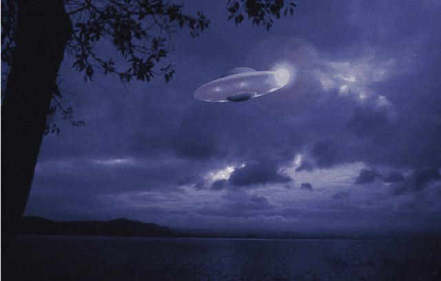 世界未解之谜：神父声称看到UFO，打招呼还收到了对方的回应？