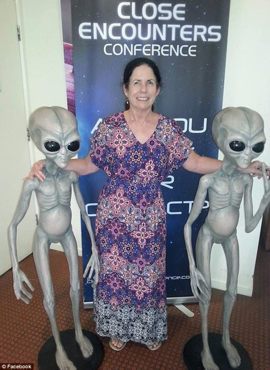 澳洲女子自称是半个外星人