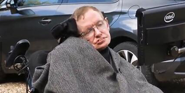 霍金警告：人类主动寻找外星人可能为人类带来灭顶之灾。然而自己却要造纳米飞行器，去半人马座寻找外星人。