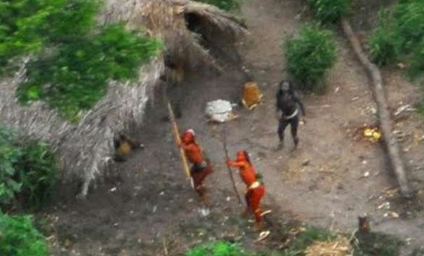 无人机下的原始人