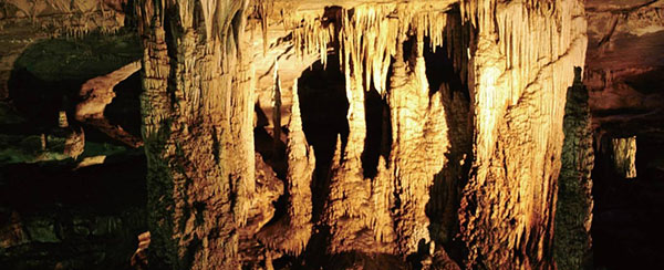 在世界上名列前茅的中国最长溶洞“双河溶洞”