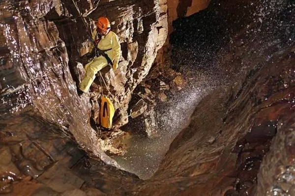 探索古玛雅地底世界-神秘的尤卡坦洞穴