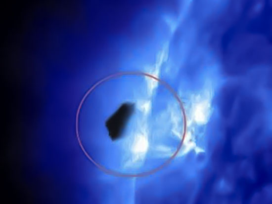 太阳周围出现的“黑三角”到底在干什么？这里有你想看的五大假设！