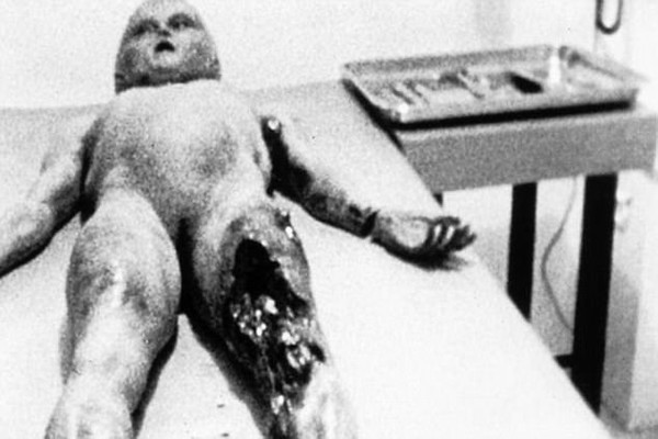 秘密基地藏有活外星人！美空军退役工程师大爆料