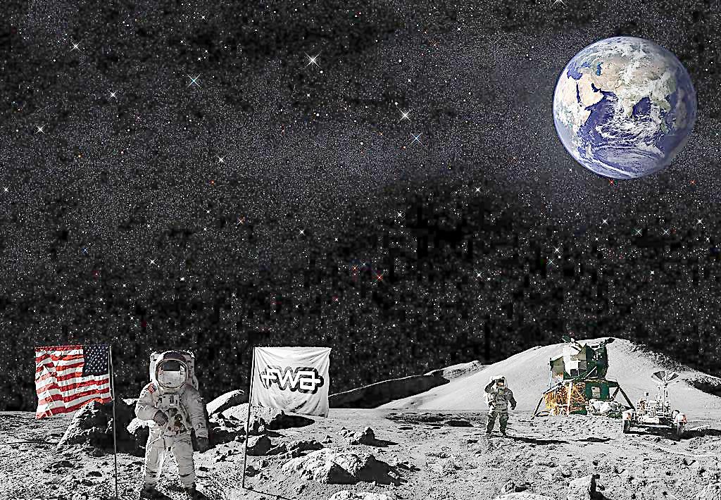 月球上竟发现了一具女尸，而且三只眼睛。